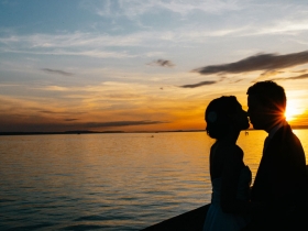 12-06-02-wedding-laurarobin-480